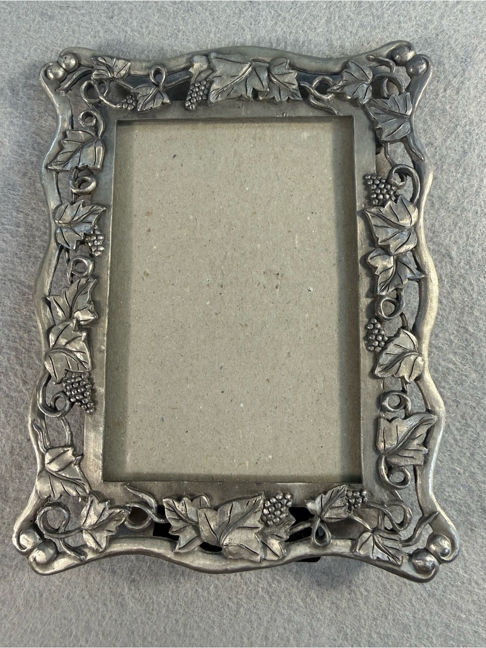 Silver Frane - Picture 1 of 4
